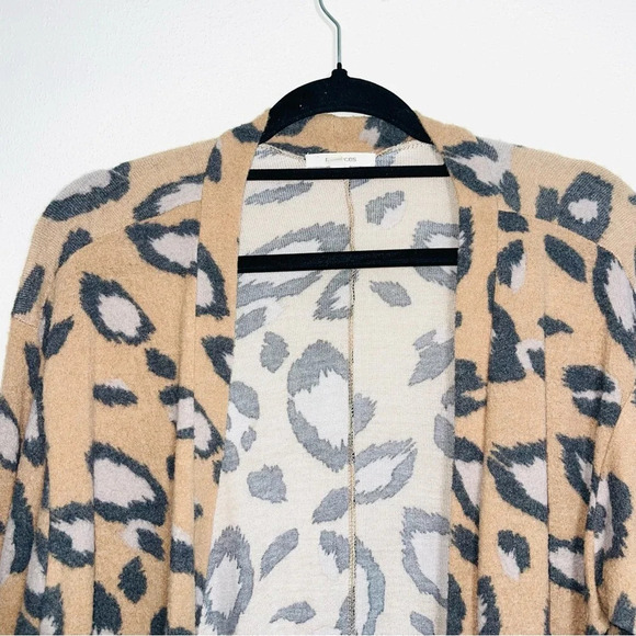 Maurices Tan & Gray Leopard Print Plush Open Front Cardigan Medium Women’s - Picture 3 of 11